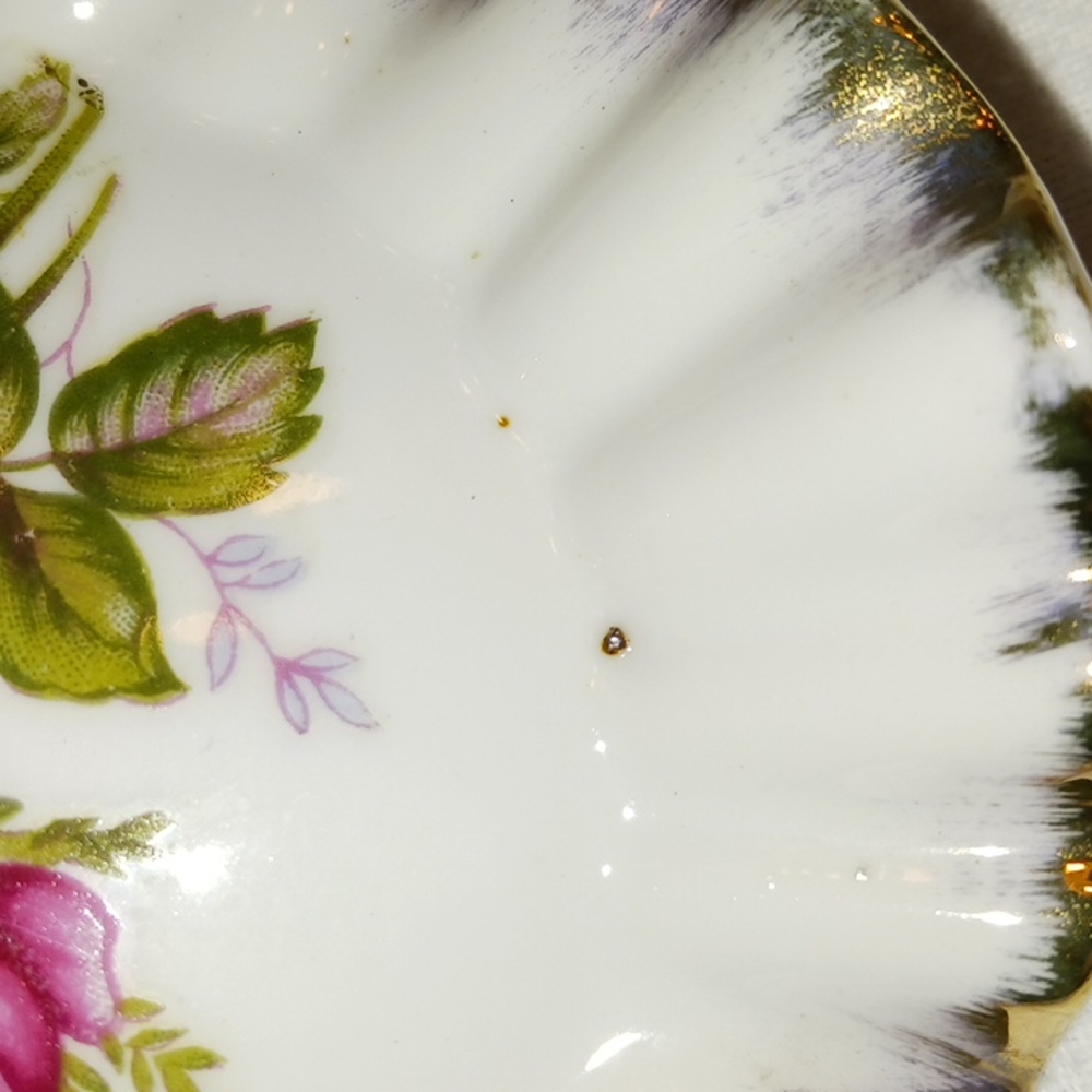 Moss Rose Ruffled Trinket Box - Picture 10 of 11